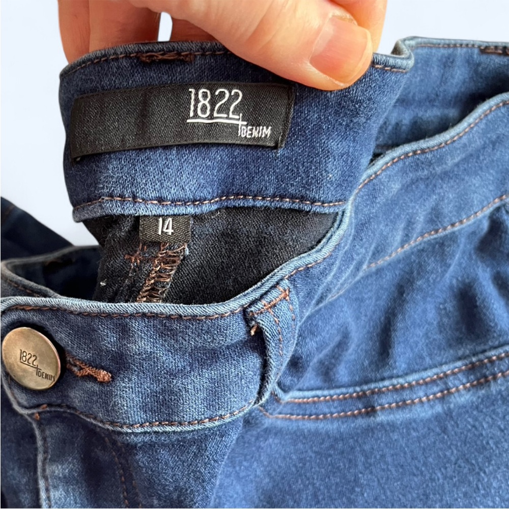 2 Pair of 1822 Denim Brand Skinny Stretch Jeans in Black Denim and Blue Denim - Picture 6 of 10